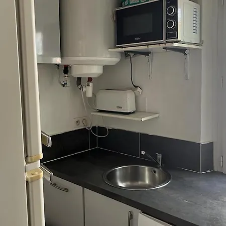 Bourgoise Chez Perette A 7 Mn En Voiture De La Croisette アパート
